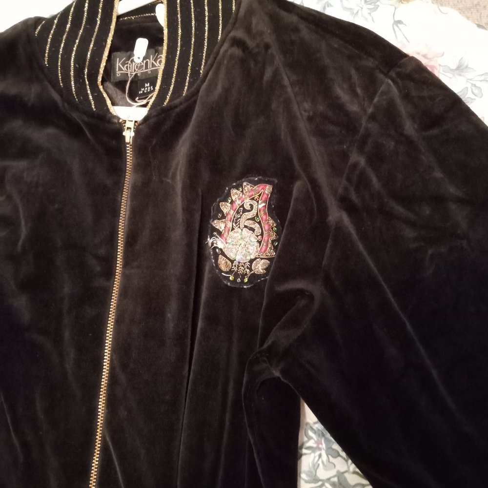 Vintage Black Jump with gold trim - Picture 4 of 15